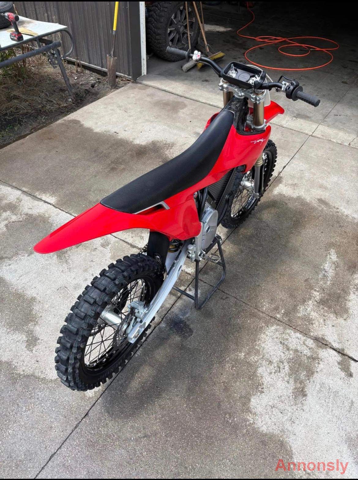 2025 Stark Varg MX 80 hk Alpha – elektrisk motocrosscykel – bild 3