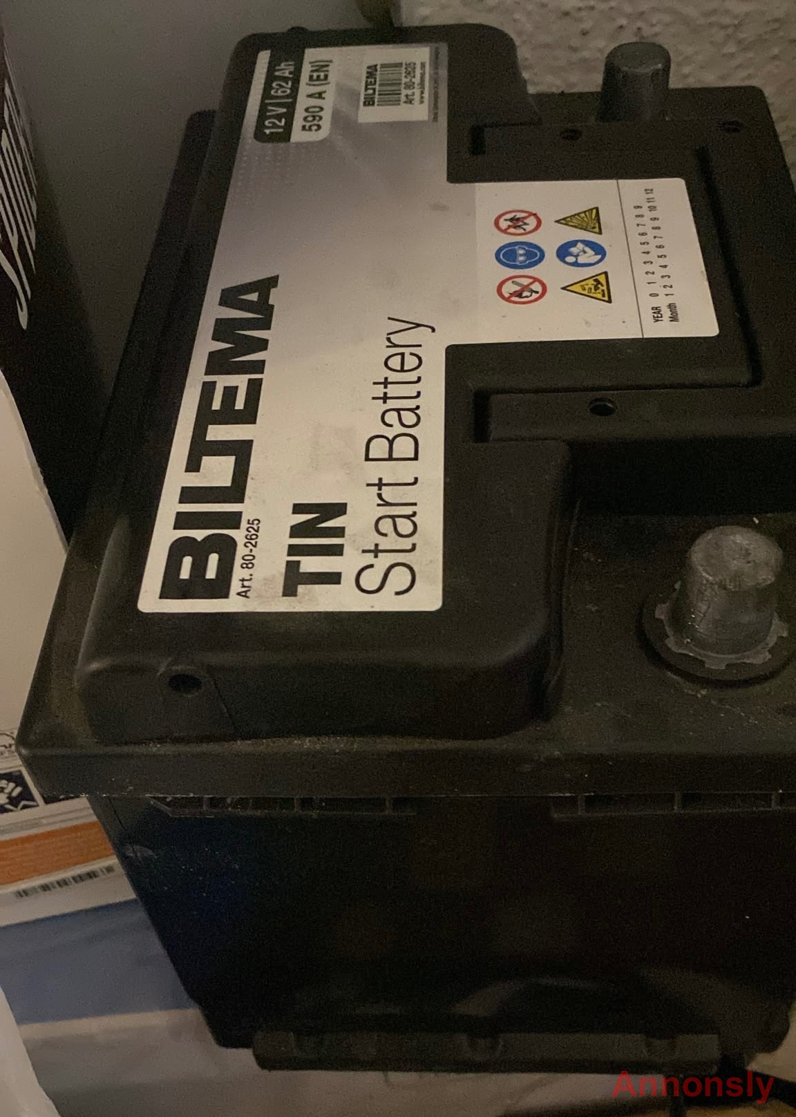 Biltema bilbatteri 12V 62Ah 590A – sparsamt använt – bild 2