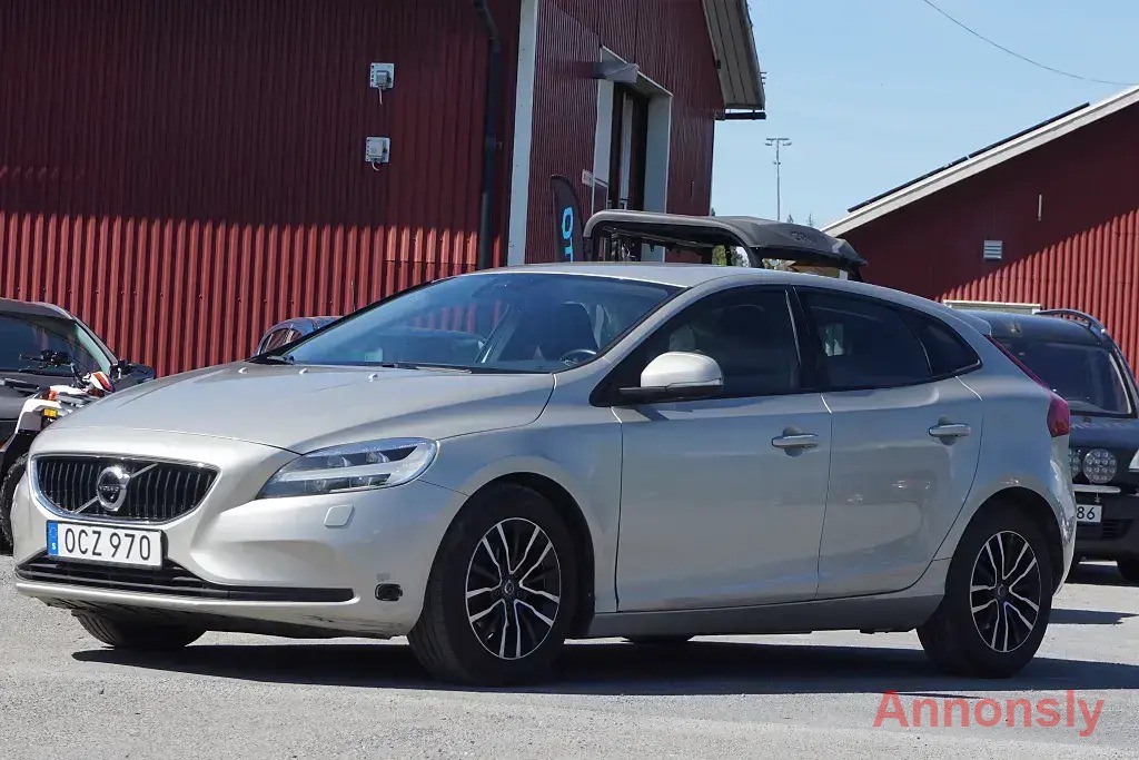 Volvo V40 D2 Momentum /sov-hjul/Dragkrok/Motorvärmare Euro 6