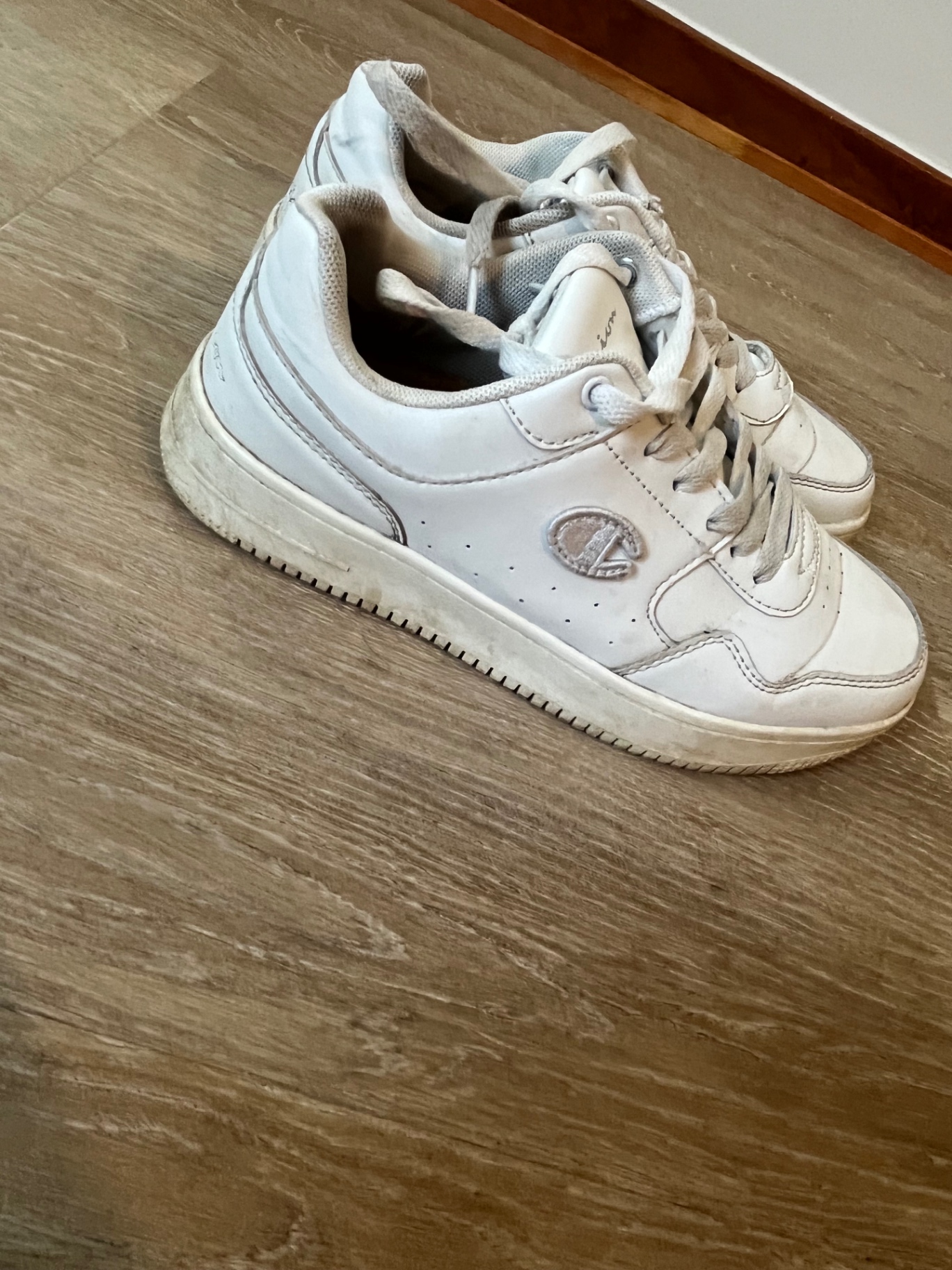 3 PAR SNEAKERS – NIKE, CHAMPION & CLO – 700 KR FÖR ALLA – bild 5