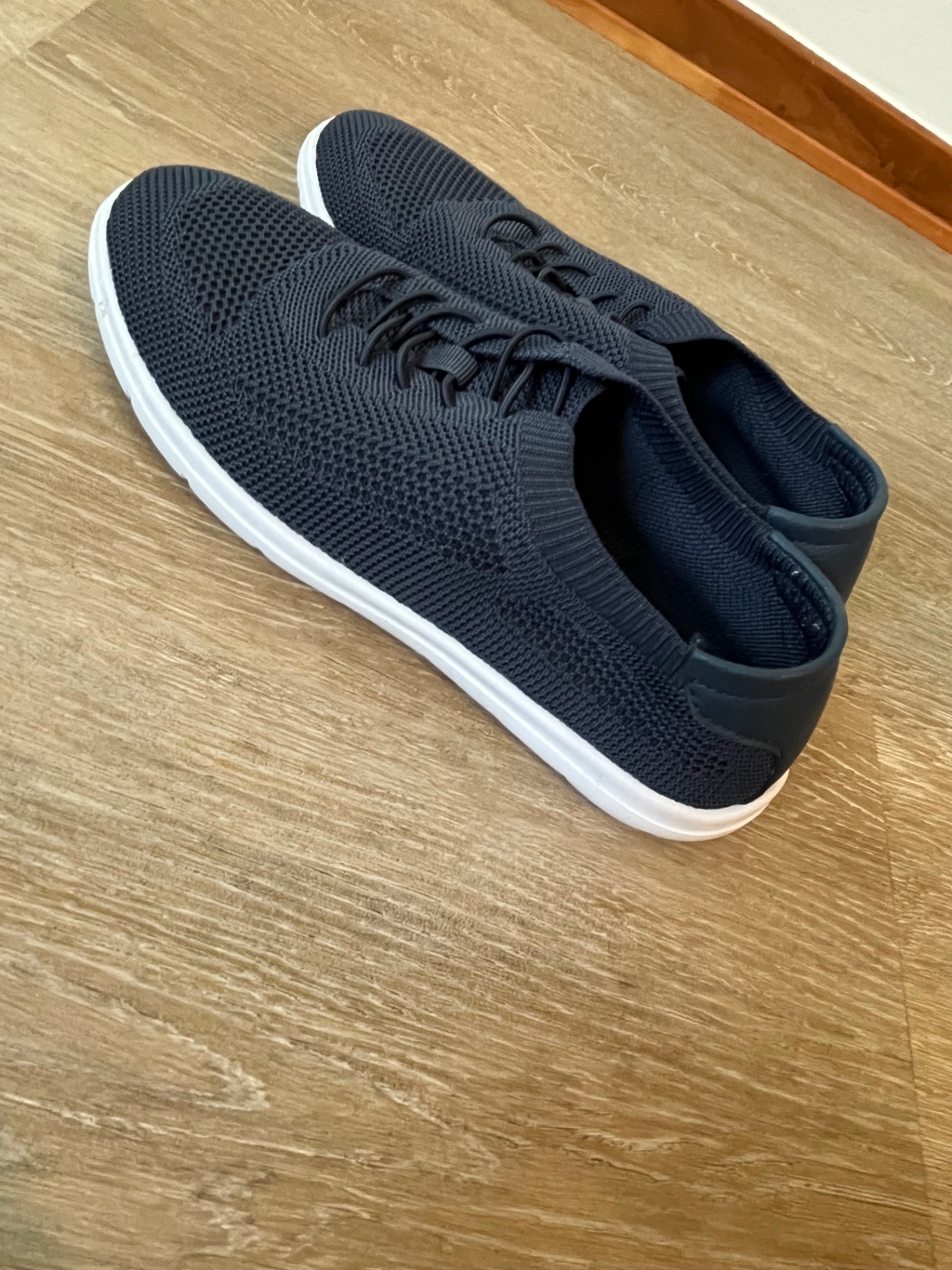 3 PAR SNEAKERS – NIKE, CHAMPION & CLO – 700 KR FÖR ALLA – bild 9