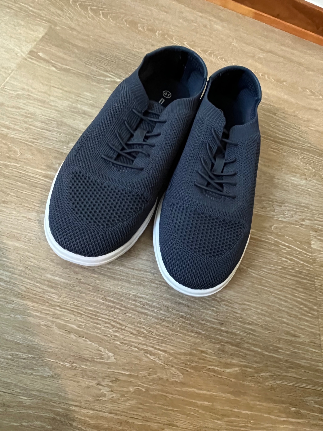 3 PAR SNEAKERS – NIKE, CHAMPION & CLO – 700 KR FÖR ALLA – bild 10