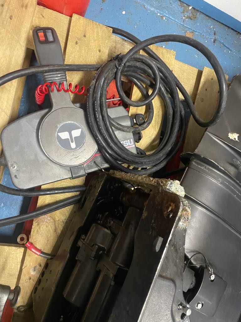 Tohatsu 40 hk, reglage, elstart, 2-takt – Reservdelsmotor – bild 2