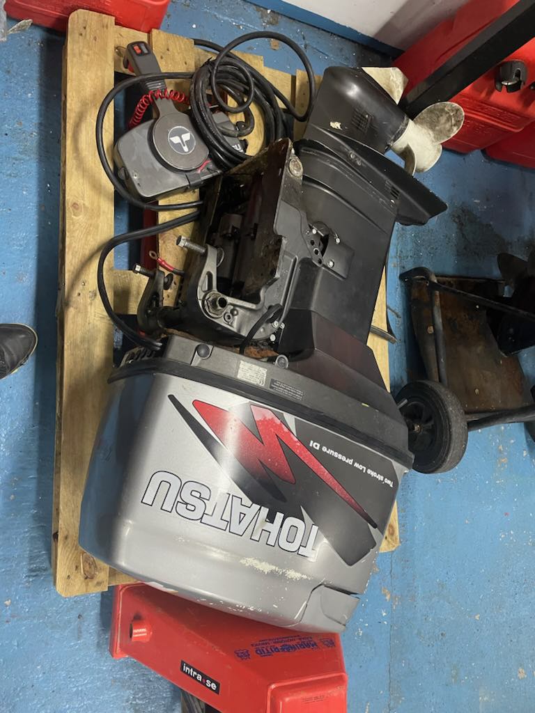 Tohatsu 40 hk, reglage, elstart, 2-takt – Reservdelsmotor – bild 4
