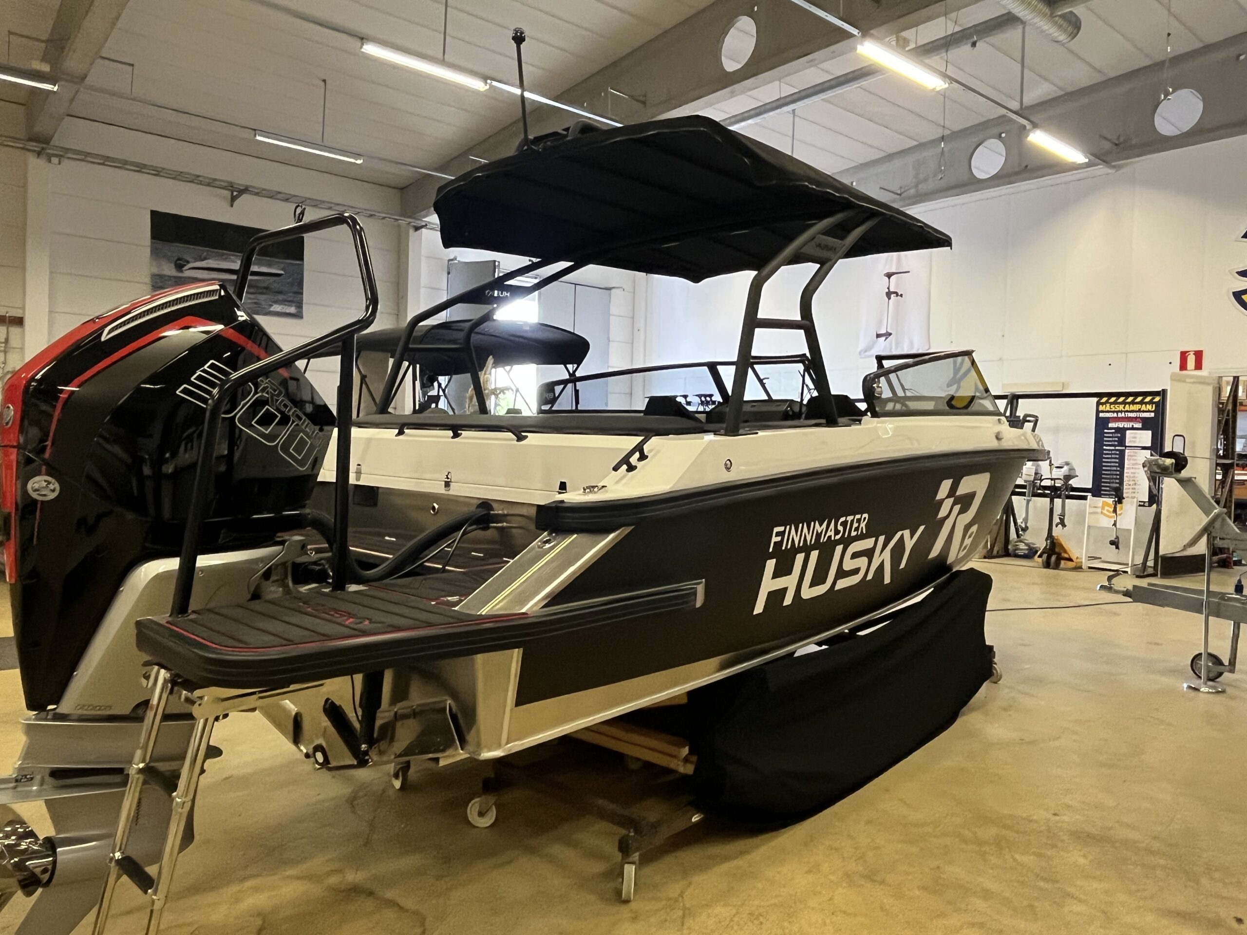 Husky R8 + Mercury 300 HK Racing V8 AMS elreglage – 2026 – bild 2