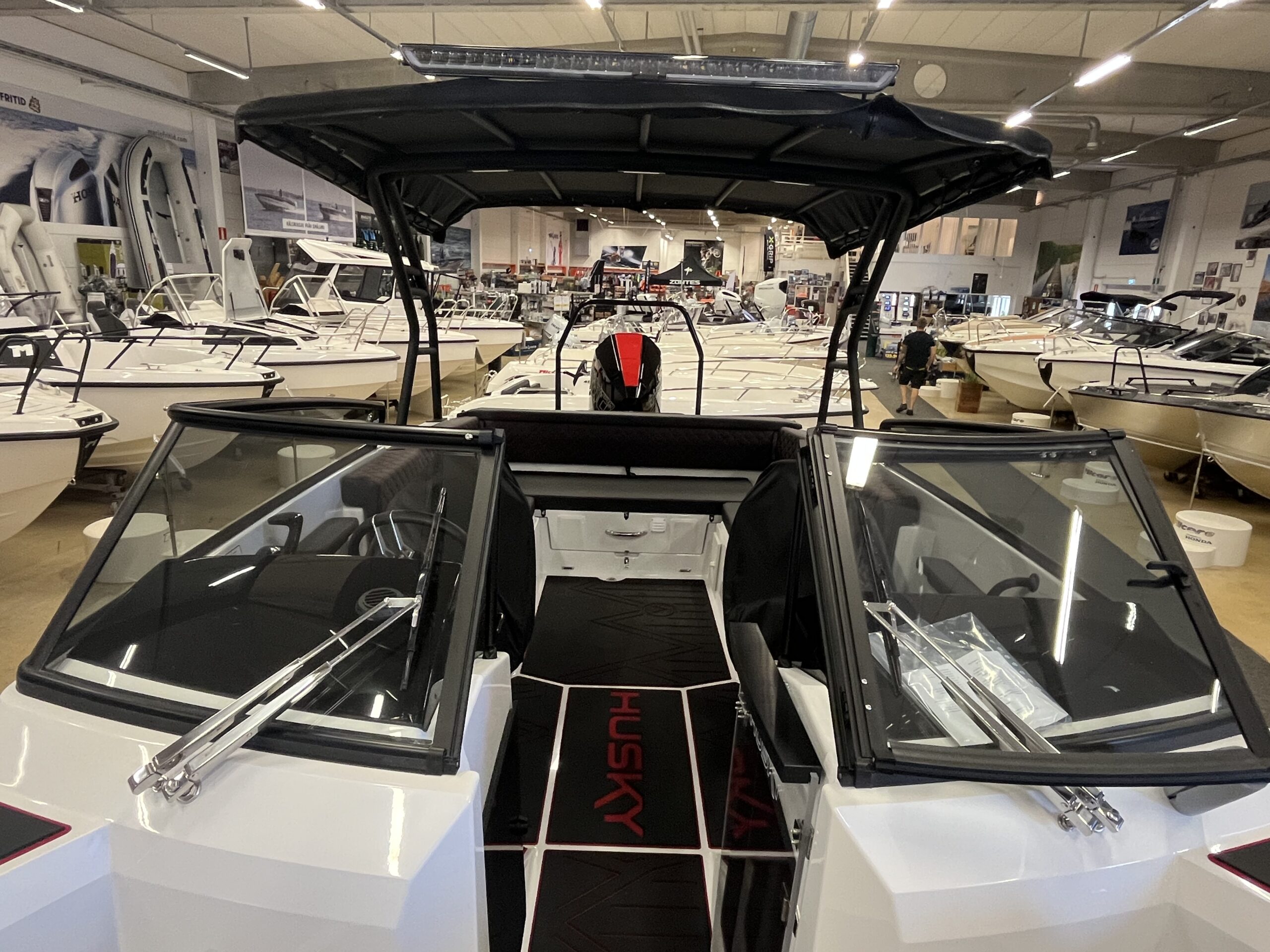 Husky R8 + Mercury 300 HK Racing V8 AMS elreglage – 2026 – bild 14