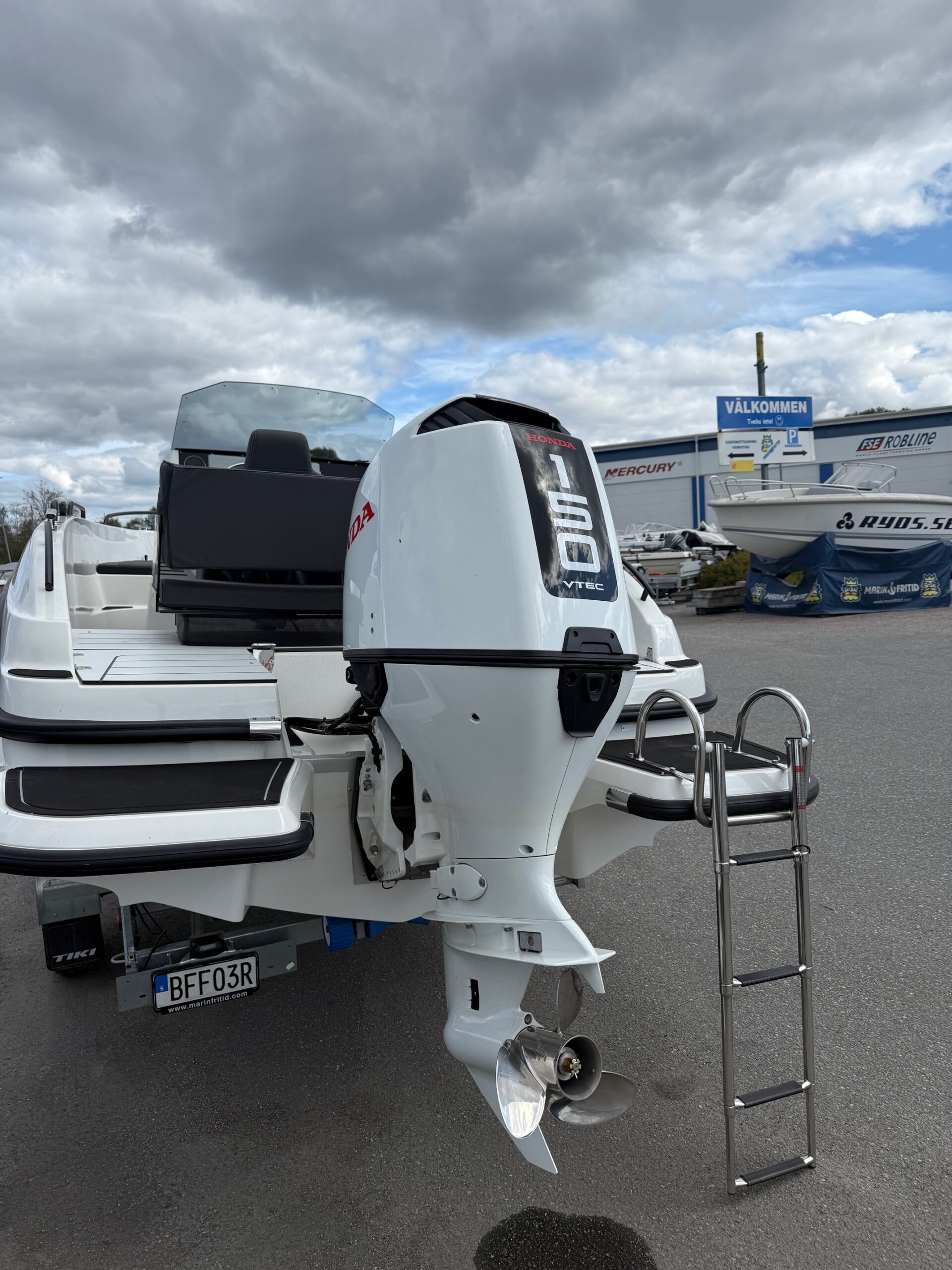 Micore 61 sc R-design + Honda 150 Sporty White – bild 3