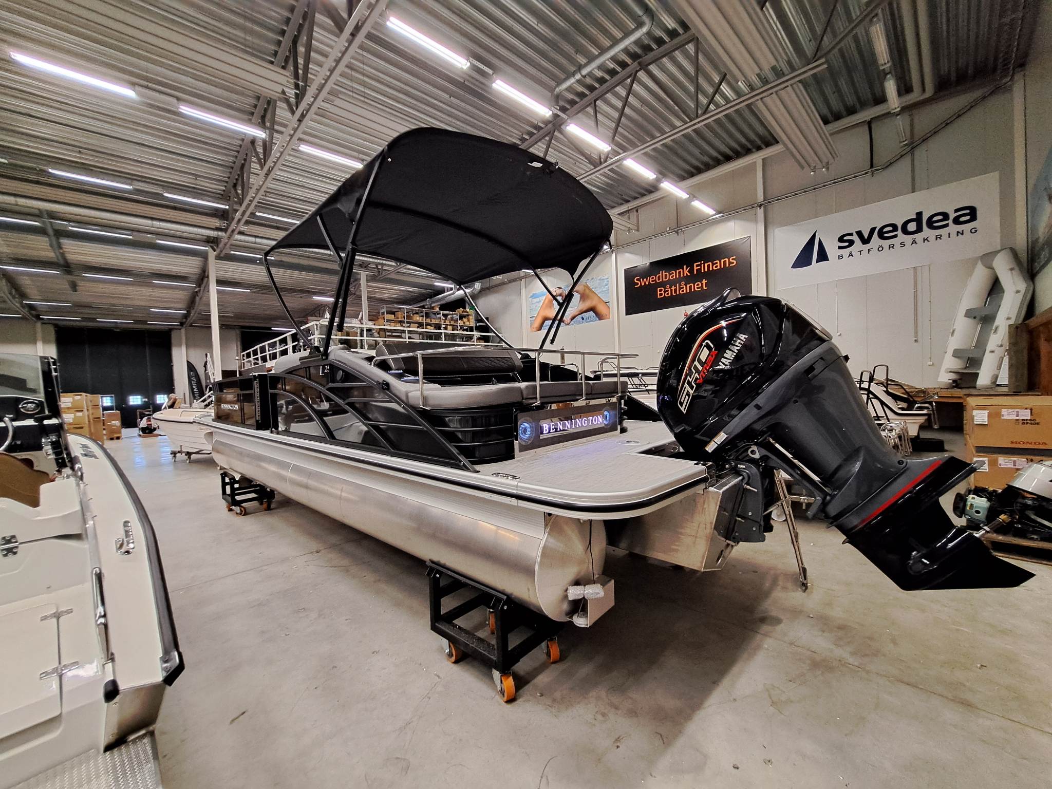 BENNINGTON 25L & YAMAHA 200HK