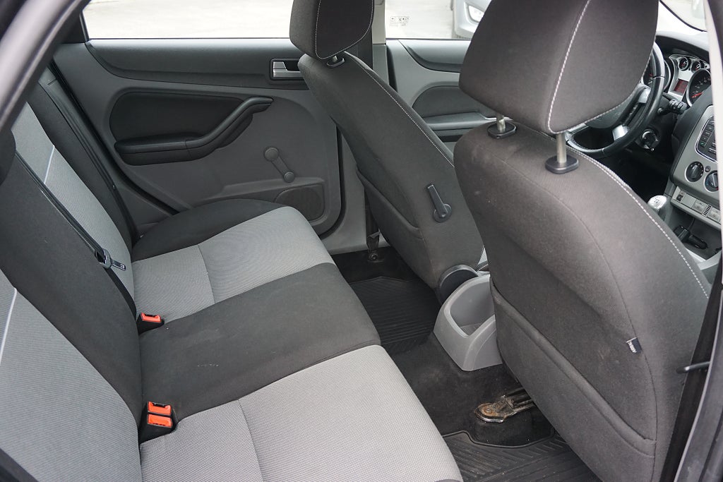 Ford Focus 5-dörrars 1.6 TDCi Platinum Euro 5 – bild 6