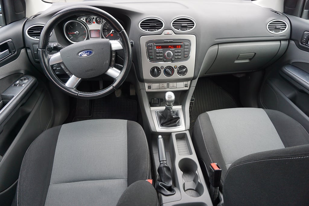 Ford Focus 5-dörrars 1.6 TDCi Platinum Euro 5 – bild 8