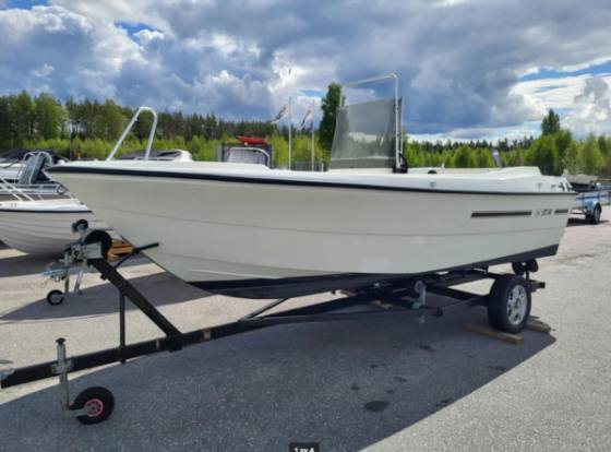 Lami 570 stor styrpulpet Suzuki 70 hk 4-takt
