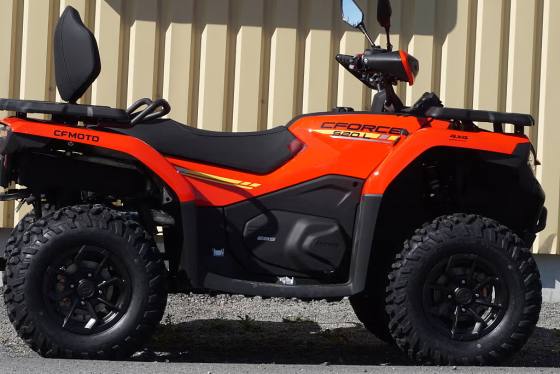 CFMOTO CFORCE 520 Efi Eps Red force Lång Tragtor B reggad