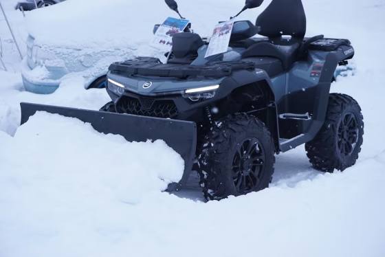 CFMOTO CFORCE 1000 Gen 3 Traktor B Inkl Frontmonterad plog