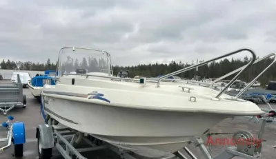 Crescent Stingray endast skrov -2002
