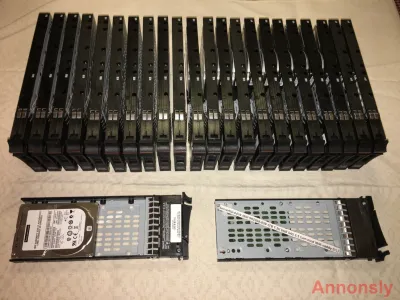 Serverhårddisk (id1) 24st IBM 9RZ268-039 1TB f. Storwize V7000 2076-124 2076-224