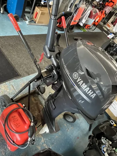 Yamaha F15CMH – 15 hk 4-takt Lång rigg, manuell start -2023
